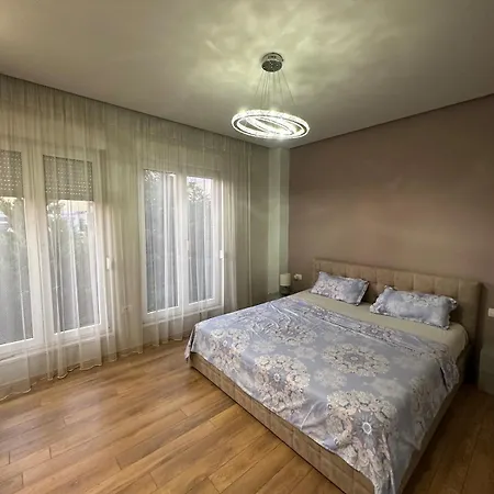 White House Vila