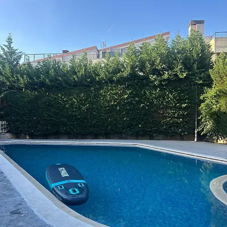 Villa White House