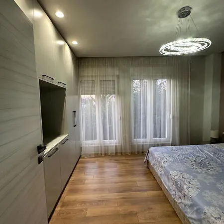White House Vila *