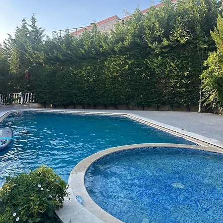 Vila White House Tirana