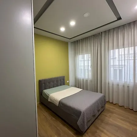 White House Vila Tirana